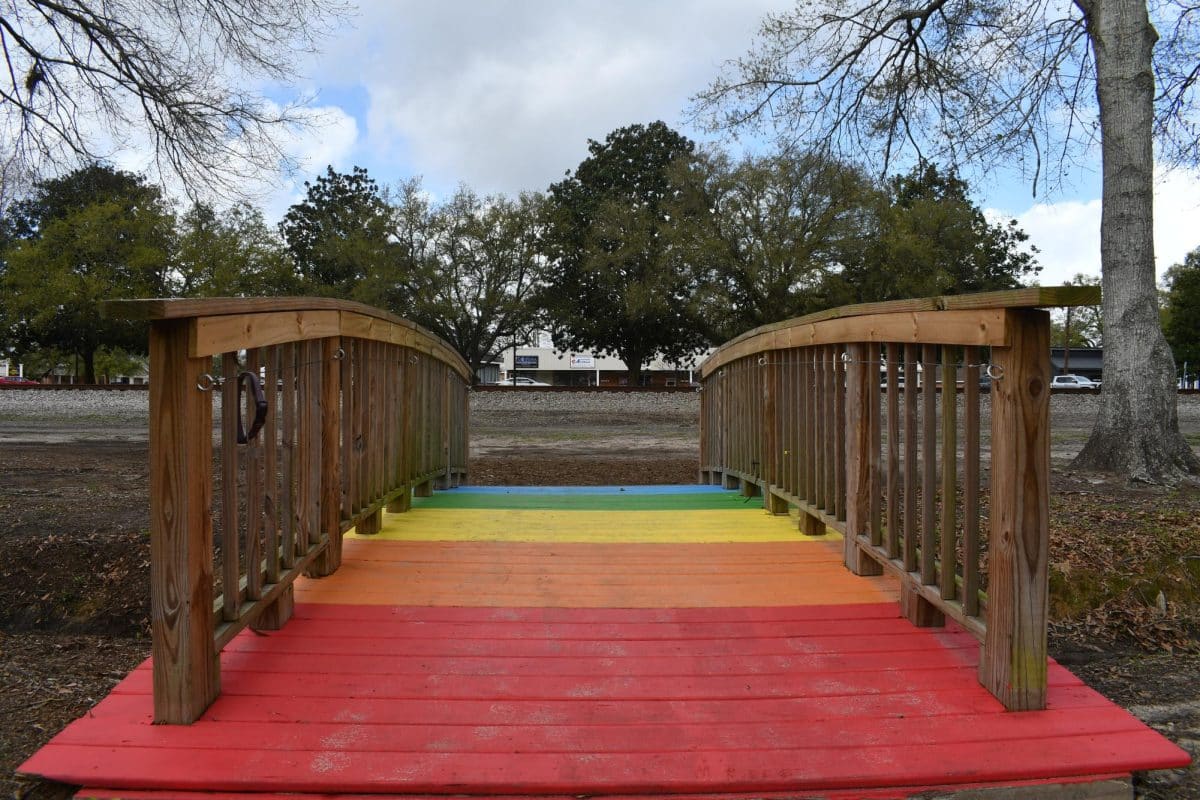 Rainbow Bridge Memorial Honors Pets in Picayune