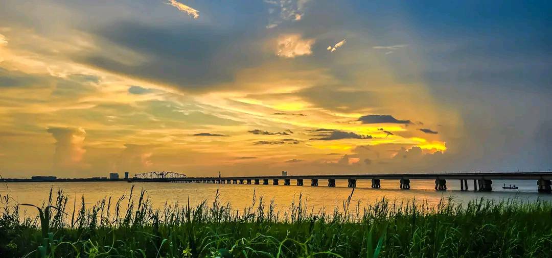 Sip, Stroll, and Stay Awhile in Ocean Springs