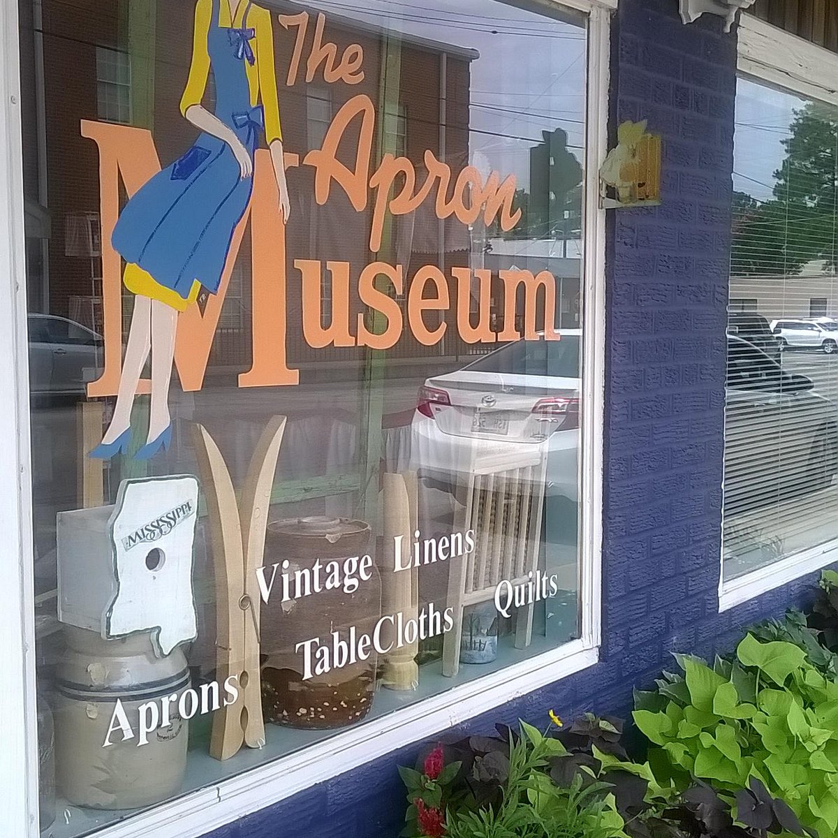 America’s Only Apron Museum Is Waiting to Be Discovered in Iuka